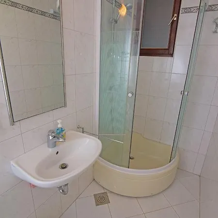 Apartamento With A Parking Space Mali Losinj, Losinj - 19706 Mali Lošinj