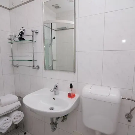 Apartamento With A Parking Space Mali Losinj, Losinj - 19706 *